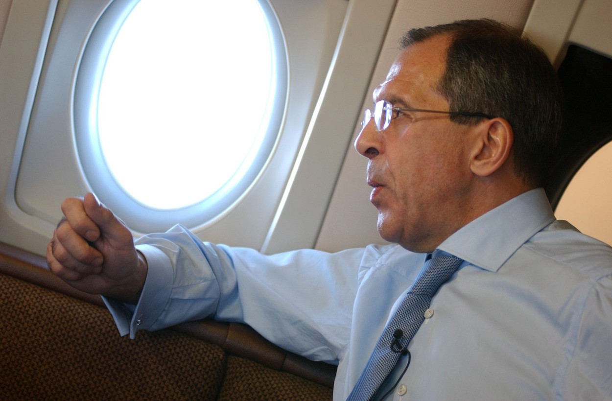 De ce s-au răzgândit bulgarii și nu l-au mai lăsat pe Lavrov să treacă cu avionul pe deasupra țării