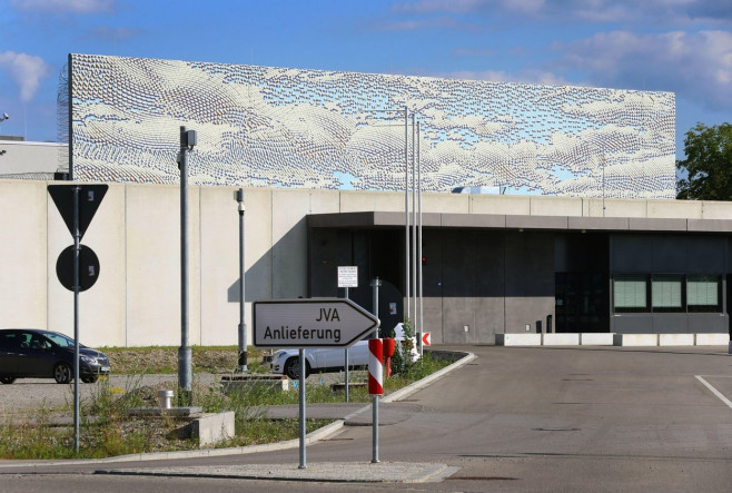 Gablingen, Germany. 19th June, 2018. The Augsburg-Gablingen prison. Audi CEO Stadler waits for his first examination at the remand prison. He is suspected of having planned to influence witnisses or co-suspects after the initiation of the investigation pr