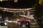 Luminițele festive s-au aprins în București.