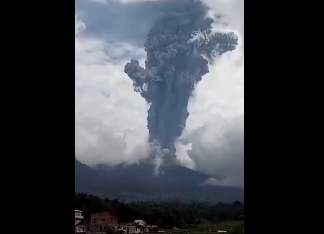 Erupția vulcanului Merapi: 11 alpiniști au fost găsiți morți pe muntele din Sumatra