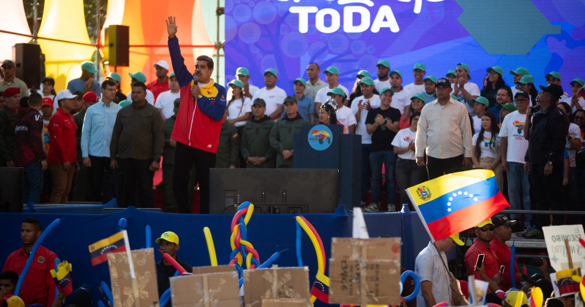 Η Βενεζουέλα θέλει να προσαρτήσει μια περιοχή στο μέγεθος της Ελλάδας από τη γειτονική χώρα.  Ο Μαδούρο κάλεσε τον λαό να ψηφίσει στο δημοψήφισμα