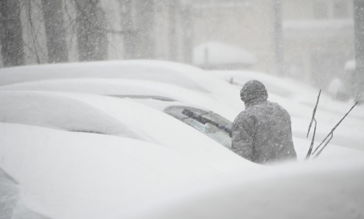 Iarnă grea în Rusia: Temperaturi record de minus 50 de grade Celsius și viscol care a perturbat zborurile