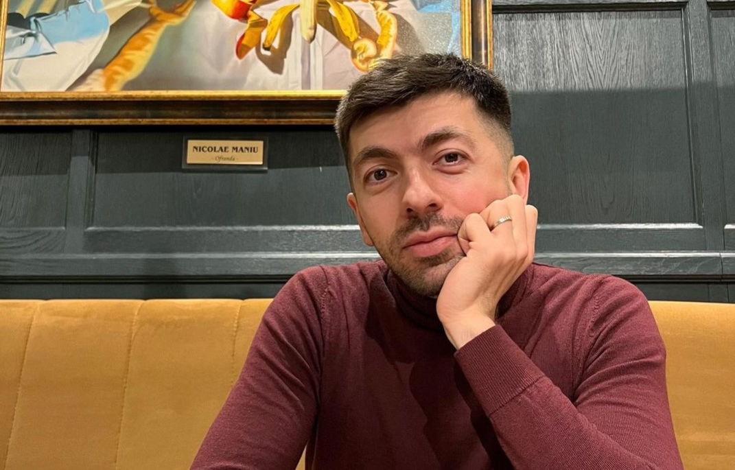 „A fost un șoc puternic”. Reacția vloggerului Mircea Bravo după ce a intrat cu mașina într-un stâlp. Soția sa a fost rănită în accident