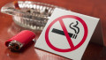 indicator fumatul interzis langa o bricheta si o scrumiera