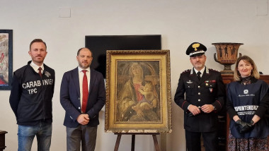 carabinieri cu tabloul lui botticelli considerat disparut