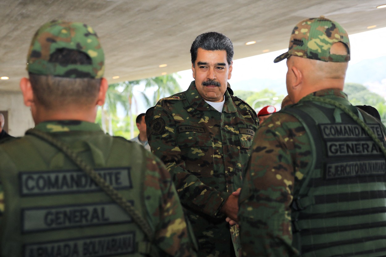 Venezuela se pregătește de invazie. Maduro mobilizează armata și anunță anexarea unui teritoriu cât Grecia de la țara vecină