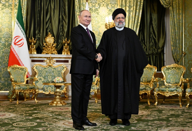 Putin l-a primit pe președintele iranian la Kremlin (4)