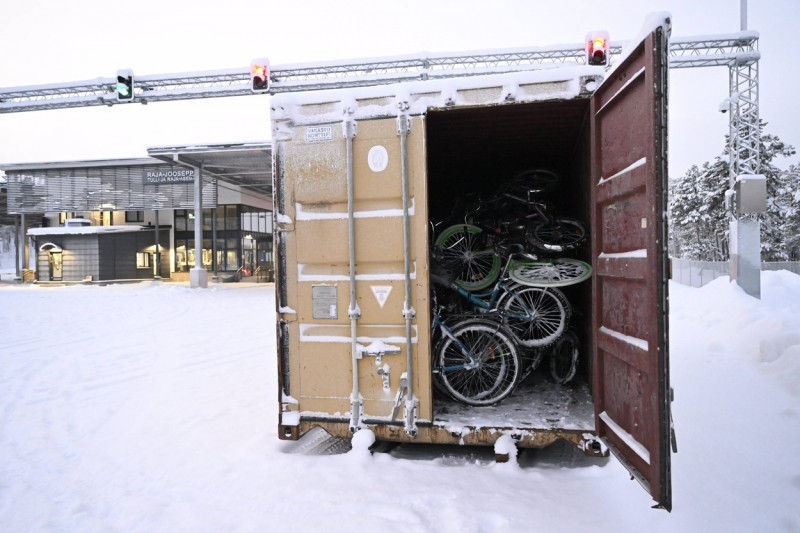 Biciclete într-un container