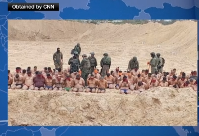 Imagini din Gaza arată soldaţi israelieni reţinând zeci de bărbaţi îmbrăcaţi doar în lenjerie intimă (CNN)