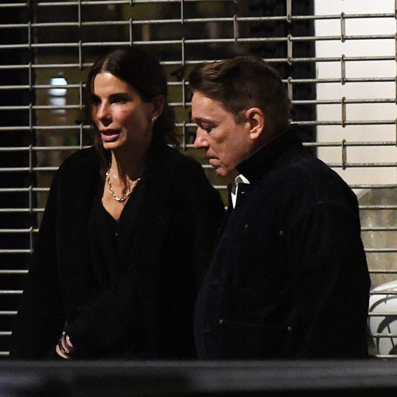 *EXCLUSIVE* Sandra Bullock seen out for dinner at the Blue Ribbon Brasserie with her longtime agent Kevin Huvane in NYC