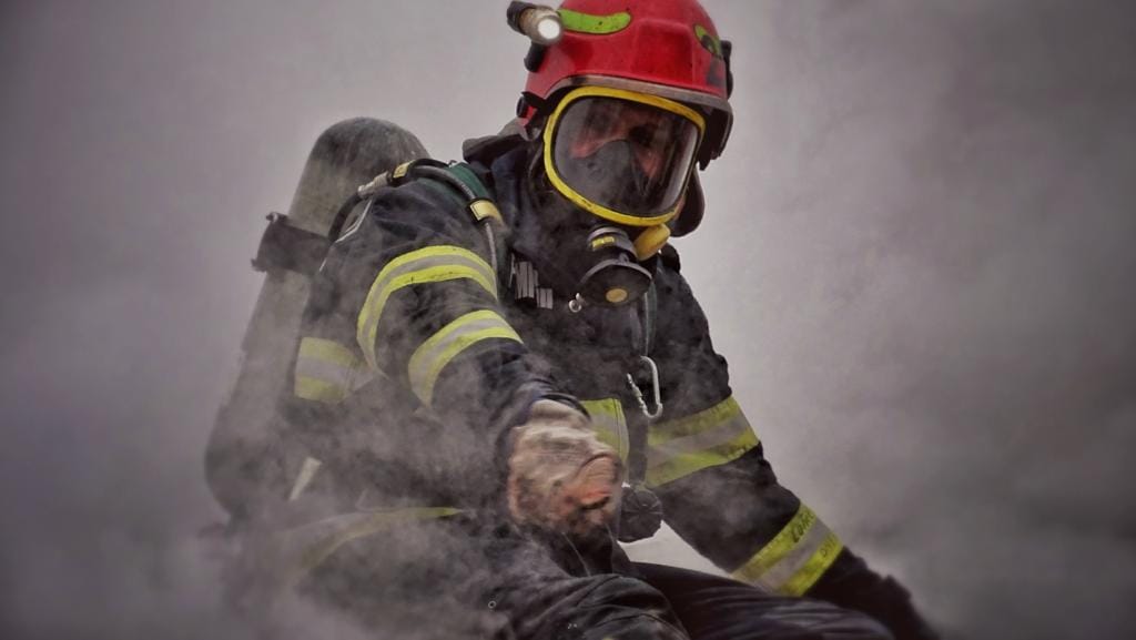 Tragedie în prag de sărbători: Casa unei familii din Giurgiu a fost distrusă de flăcări