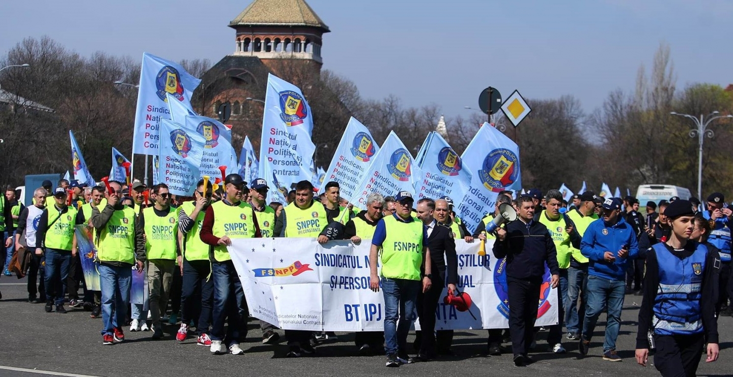 Sindicaliştii din Poliţie anunţă proteste și cer mai mulți bani. Poliţiştii amenință să boicoteze alegerile
