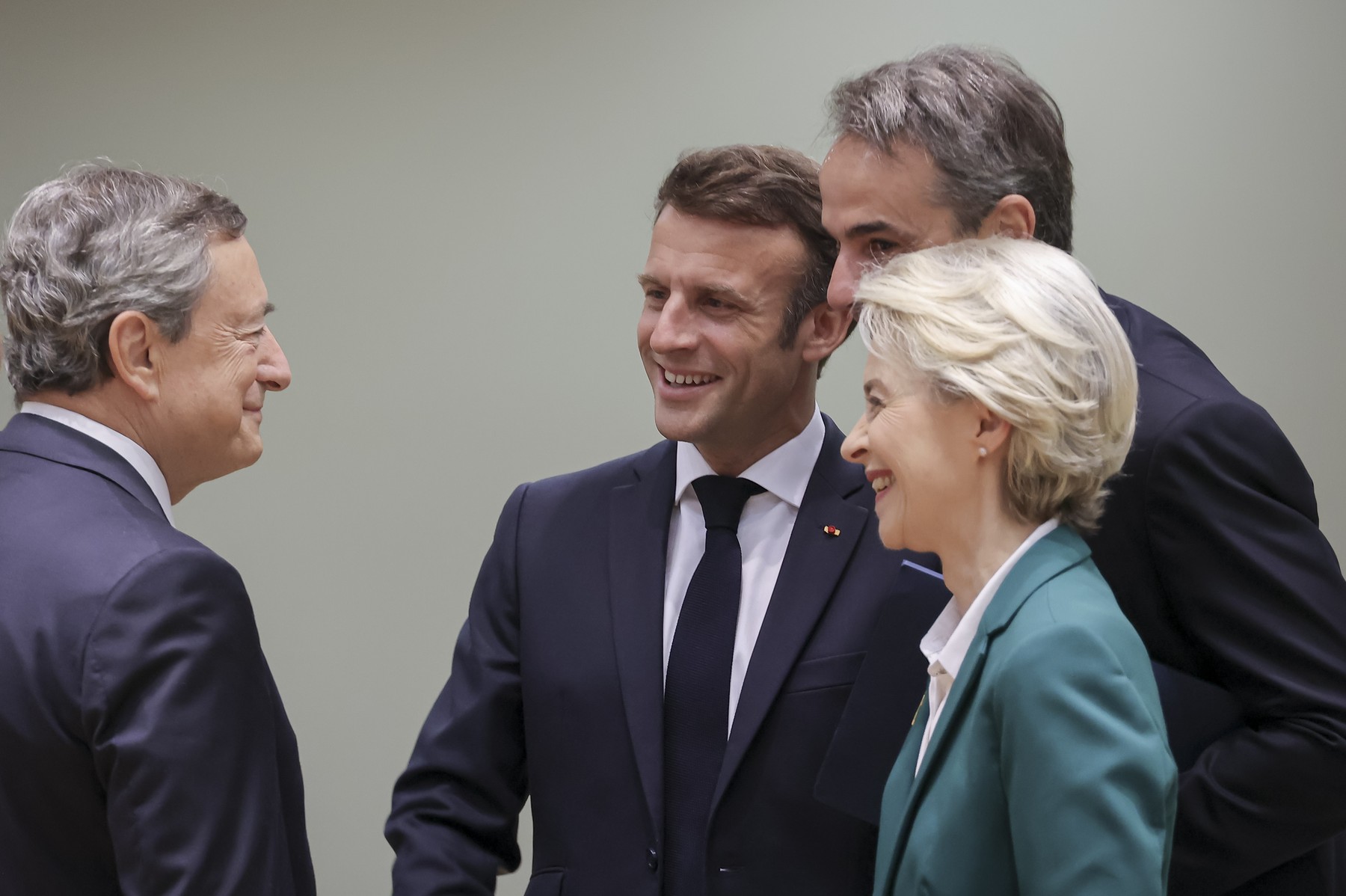 Von der Leyen va candida pentru încă un mandat în fruntea CE. Presă: Macron vrea ca Mario Draghi să fie președintele Comisiei