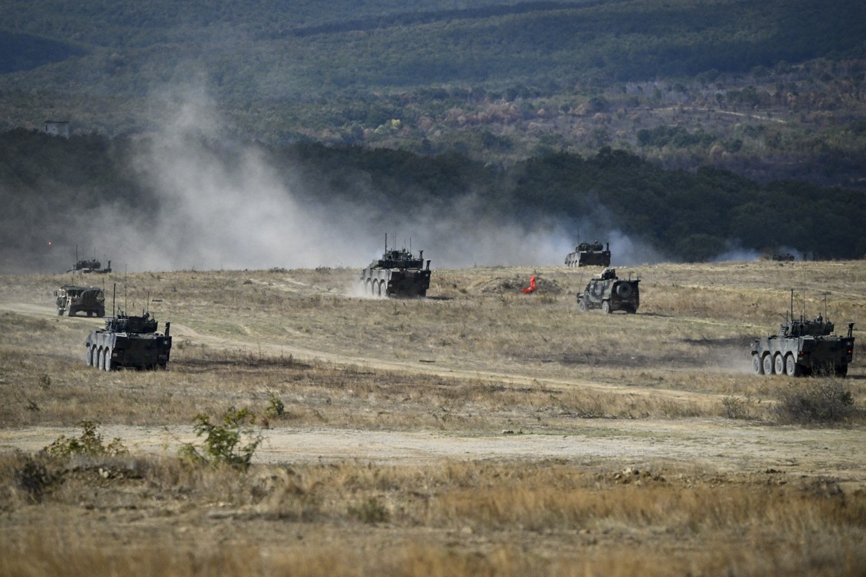 Bulgaria donează 100 de vehicule blindate Ucrainei. Parlamentul a trecut peste veto-ul președintelui prorus Radev