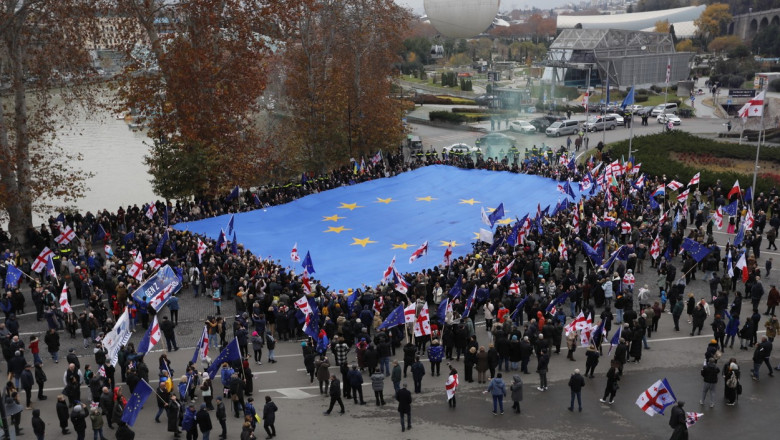 Câteva sute de manifestanţi pro-UE au mărşăluit sâmbătă prin Tbilisi