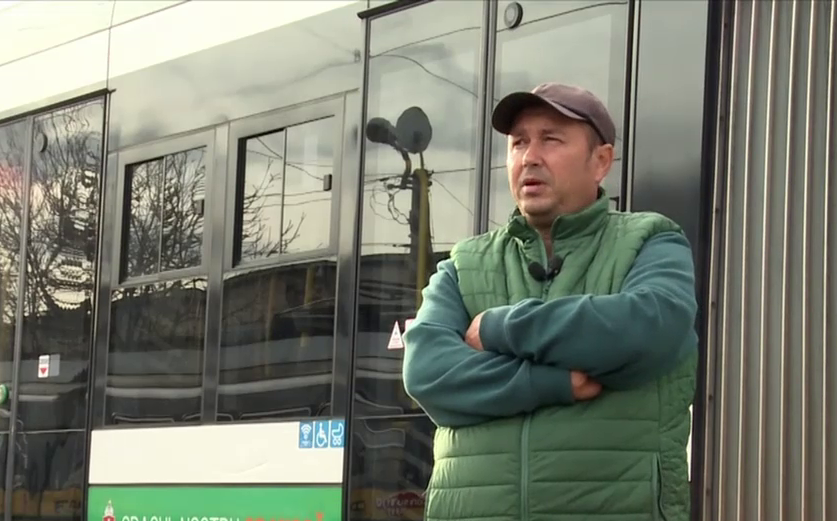 Valentin, românul care și-a transformat visul din copilărie în realitate. A fost de mic fascinat de tramvaie, iar acum conduce unul nou