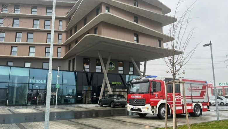 Un copil de 13 ani din România a murit, după ce a căzut în gol de la geamul unui hotel
