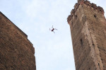 Vittorio Sgarbi in visita a Bologna per problema torre Garisenda