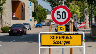 Semn rutier la intrarea în Schengen