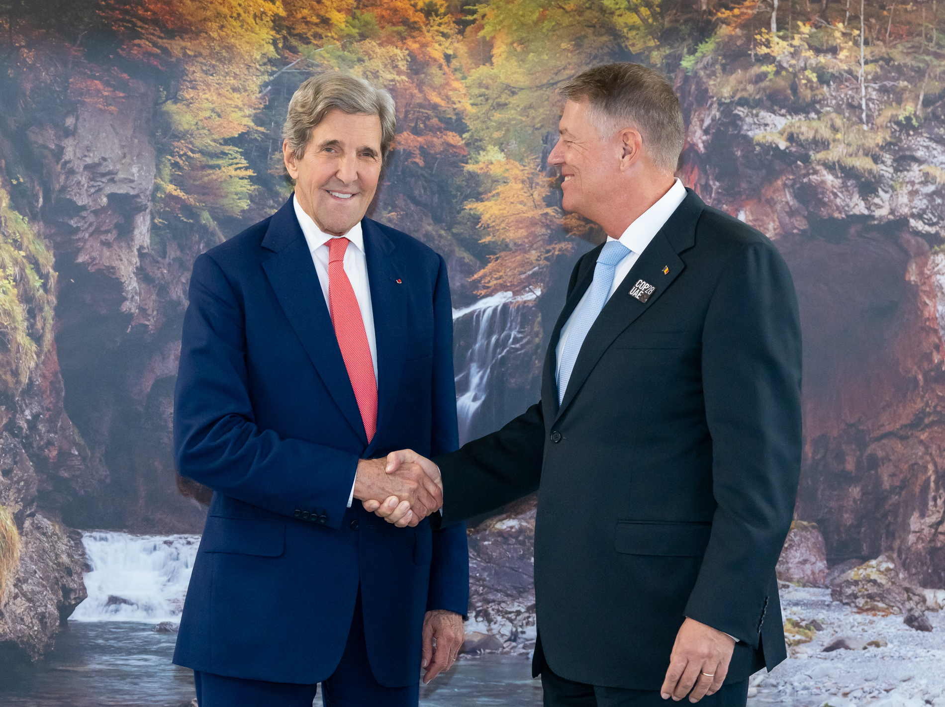 Klaus Iohannis s-a întâlnit cu reprezentantul special al lui Joe Biden pentru climă, la summitul COP28 din Dubai