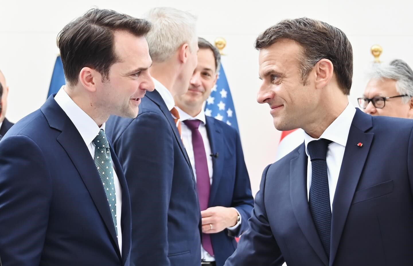 Burduja s-a întâlnit cu Macron în Dubai: „România a aderat la declarația comună privind triplarea energiei nucleare până în 2050”