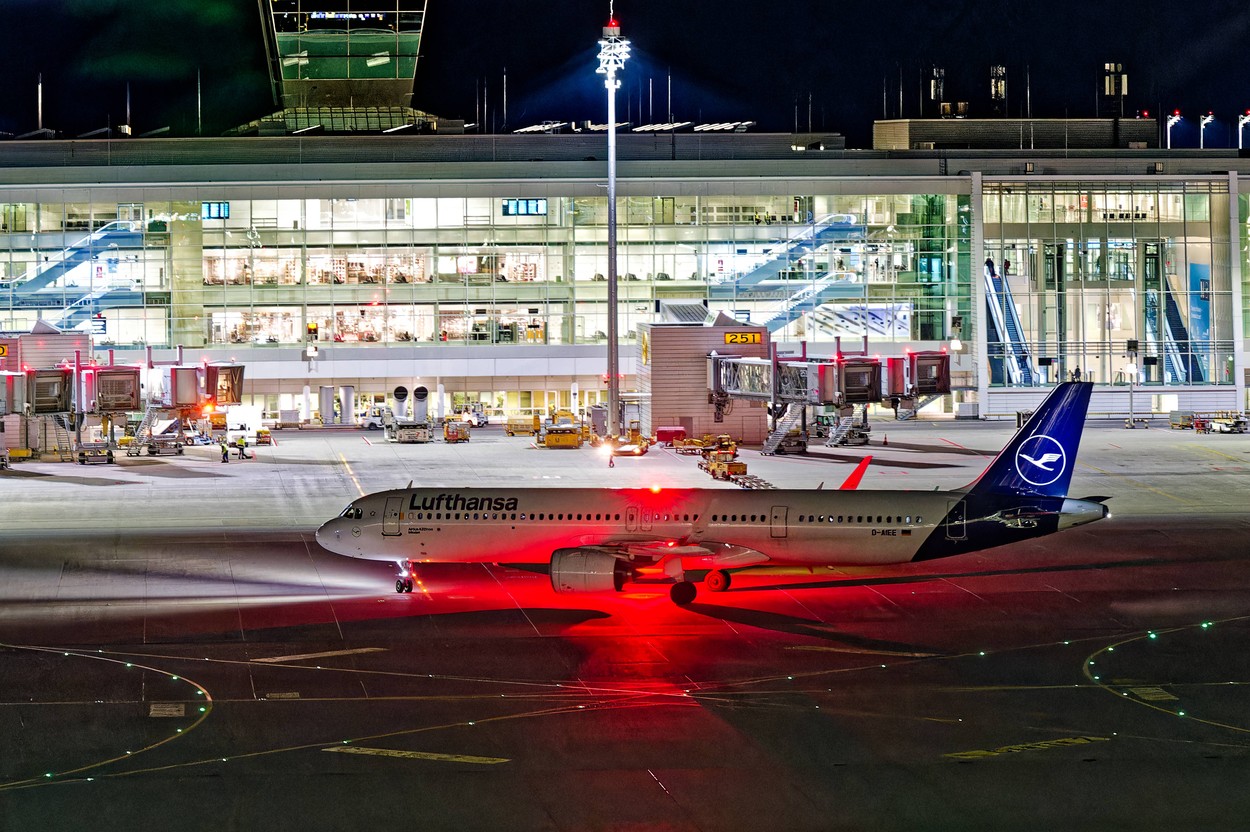 Zborurile pe aeroportul din Munchen au fost reluate. Traficul feroviar, afectat în continuare