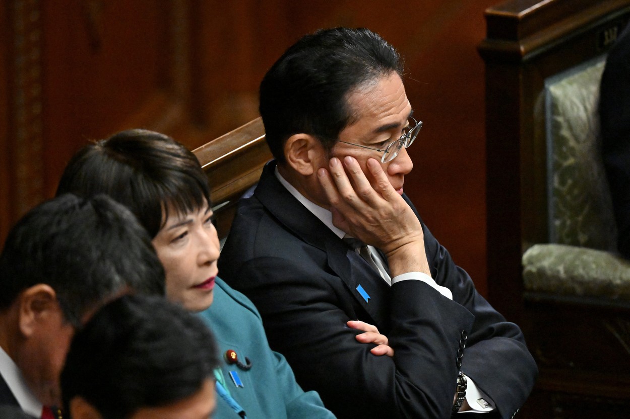 Un scandal uriaș de fraudă financiară zguduie Japonia. Patru miniştri au demisionat