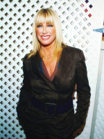 Suzanne Somers, Star of 'Three's Company' Dies at 76