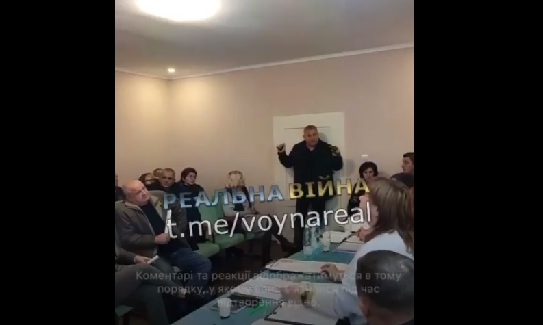 Scene de groază în Ucraina. Un consilier local din Transcarpatia a detonat două grenade în timpul unei ședințe. Un mort și 26 de răniți