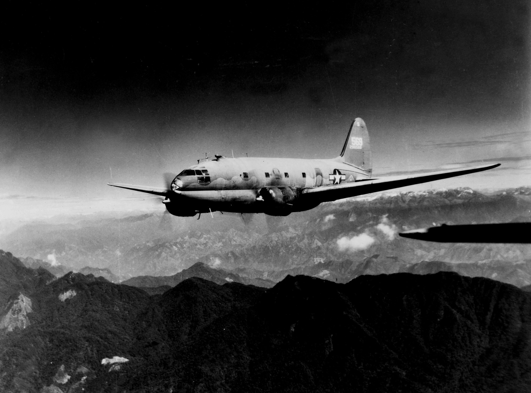 BBC: Operațiunea militară eroică în care 600 de avioane americane s-au prăbușit în Himalaya