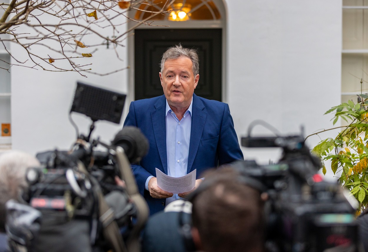 Piers Morgan neagă că ar fi cerut să-i fie „spart” telefonul Prințului Harry și spune că nici nu a fost chemat ca martor în proces