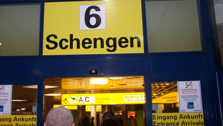 poarta schengen in aeroport