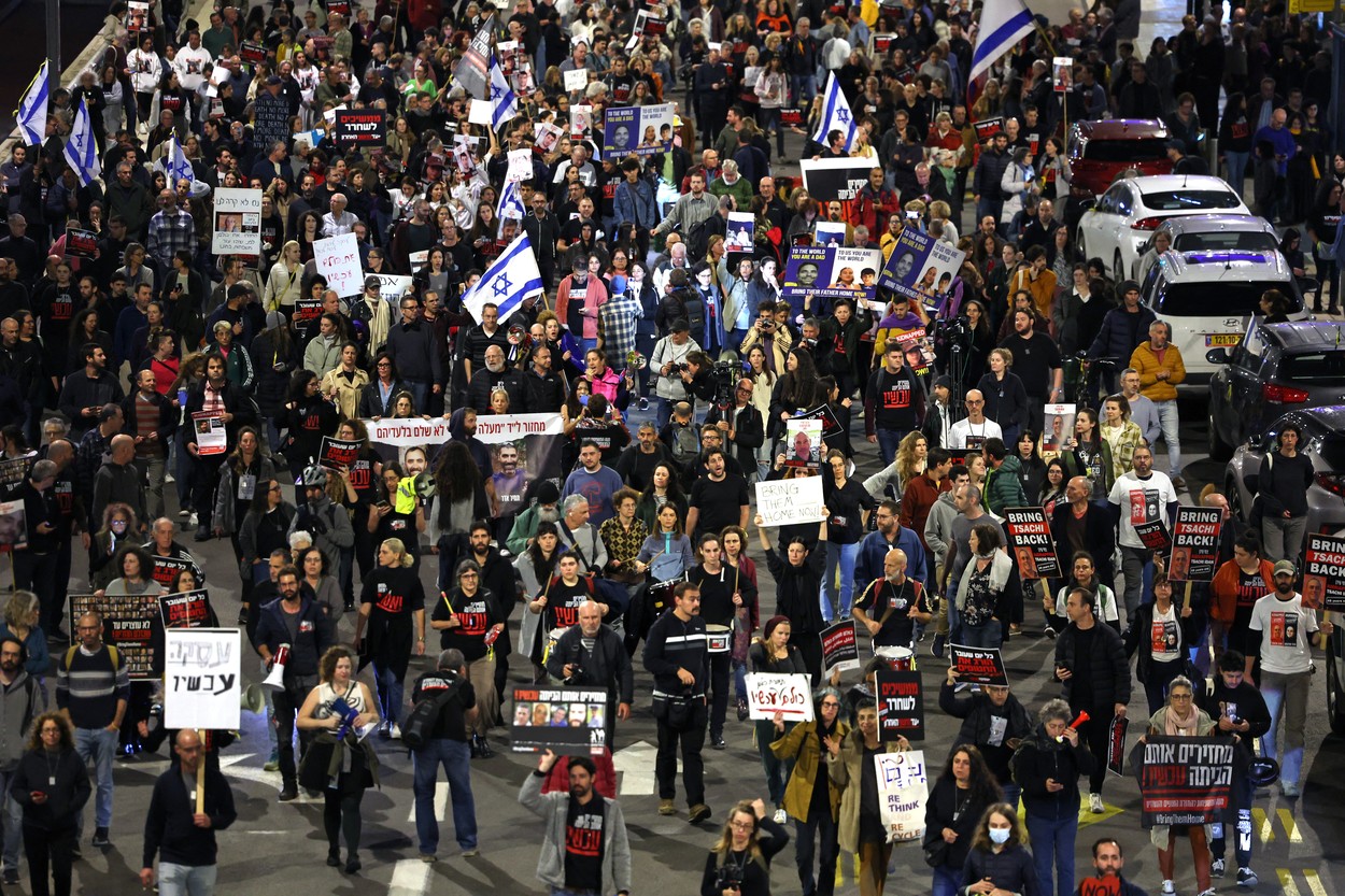 Israelul a anunţat că a ucis "din greşeală" trei ostatici. Furie și proteste în Tel Aviv, oamenii au turnat vopsea roșie pe străzi