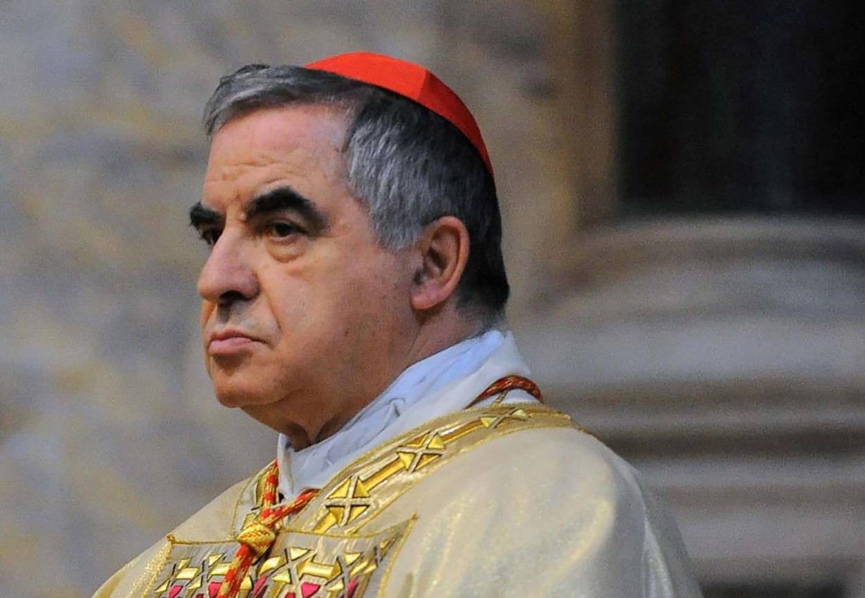 Corupție la Vatican: Cardinalul Angelo Becciu, fostul consilier al Papei Francisc, a fost condamnat la închisoare