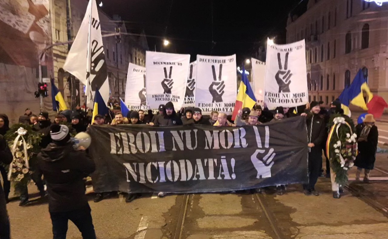 34 de ani de la Revoluția din 1989. Suporterii echipelor de fotbal au organizat „Marșul Eroilor” la Timișoara
