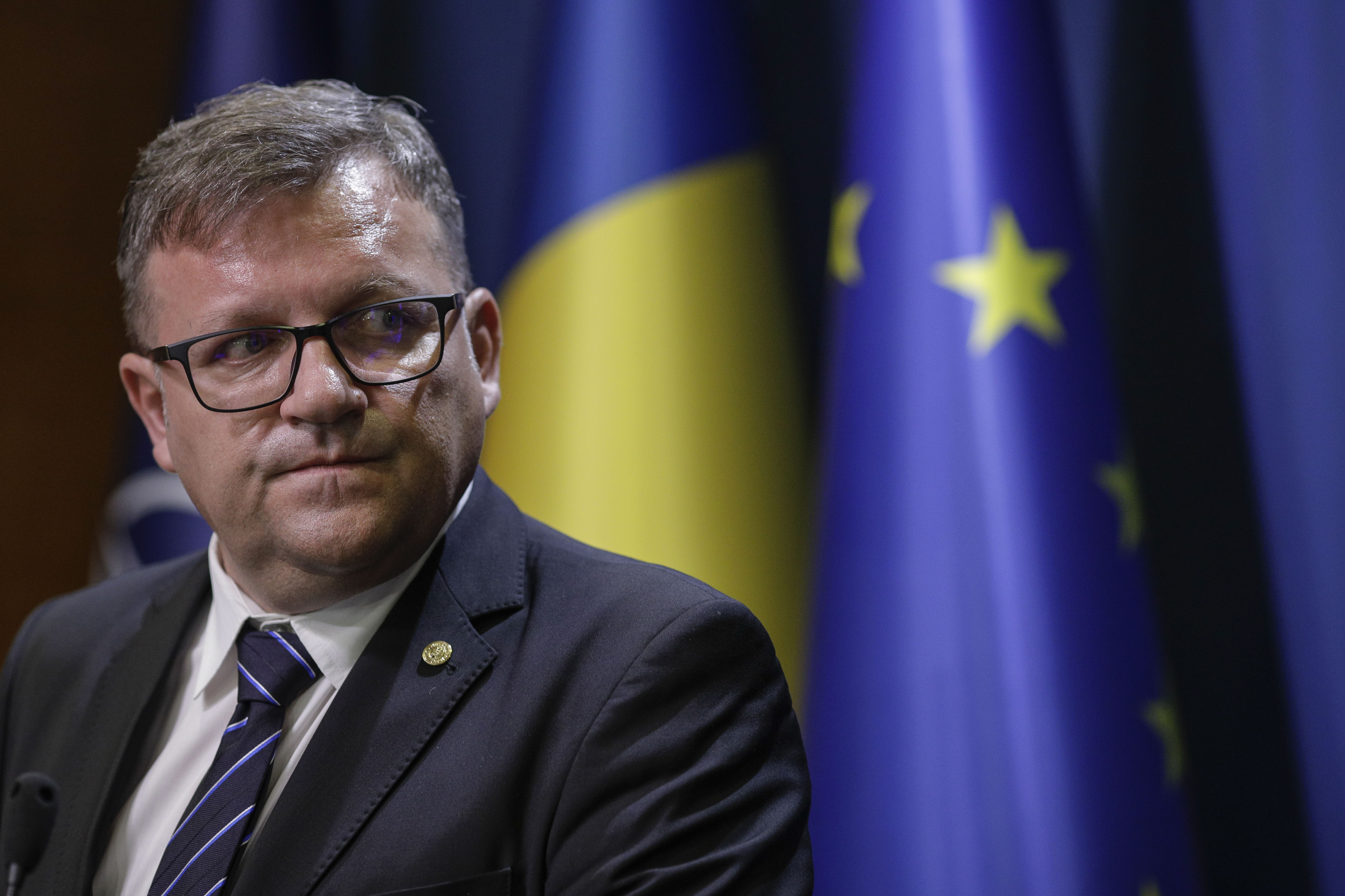 Scandalul opririi lucrărilor la autostrada Moldovei ia amploare. Marius Budăi amenință cu moțiune de cenzură împotriva Guvernului