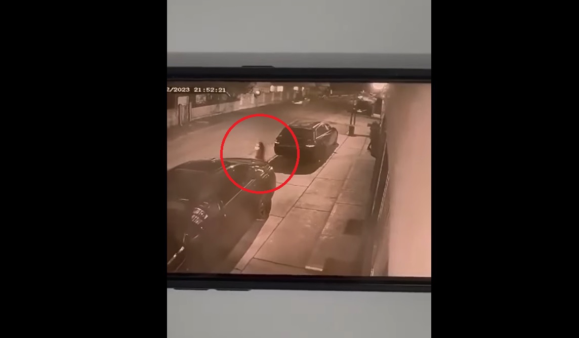 O fetiță de 5 ani din Suceava, care a vrut să traverseze strada în fugă, a fost lovită în plin de o mașină