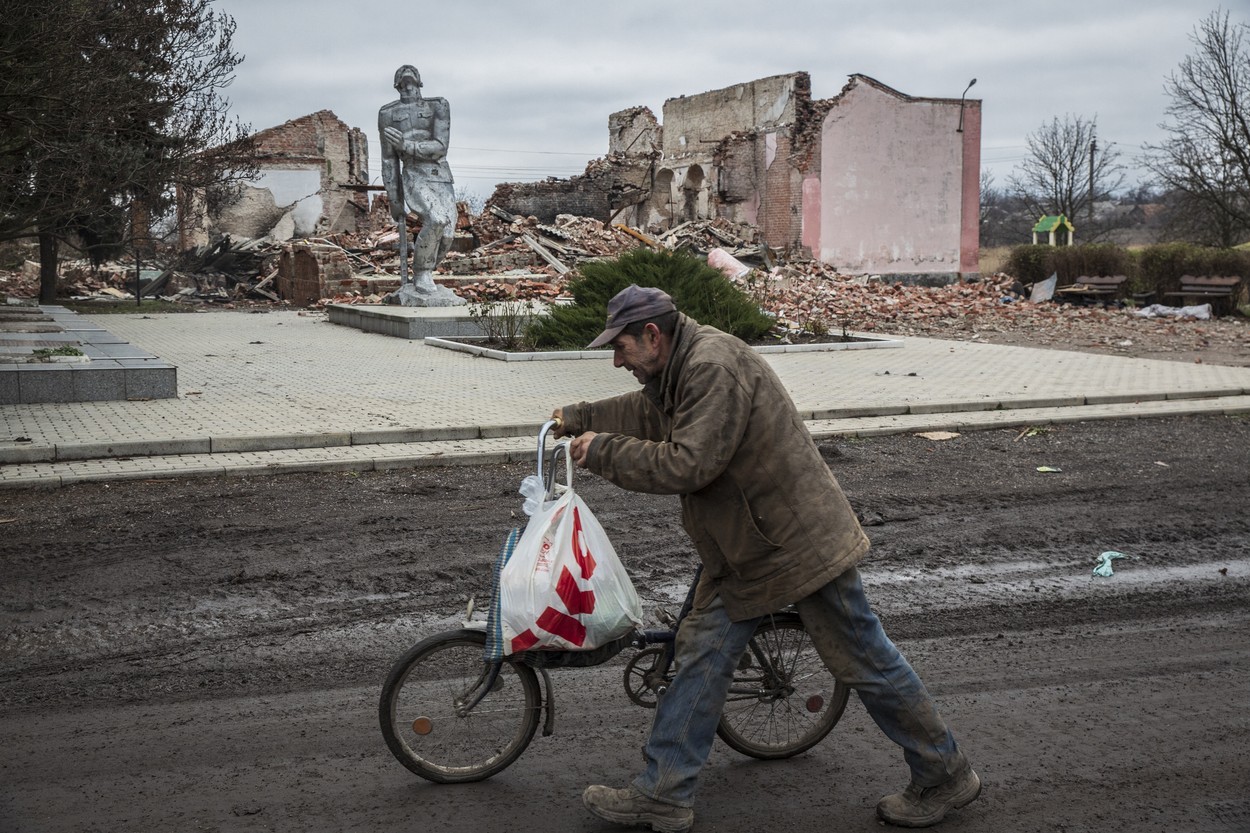 Rușii au distrus toate școlile şi bisericile din Avdiivka. Clădirile înalte au fost atacate ca să nu ajungă poziții de observare