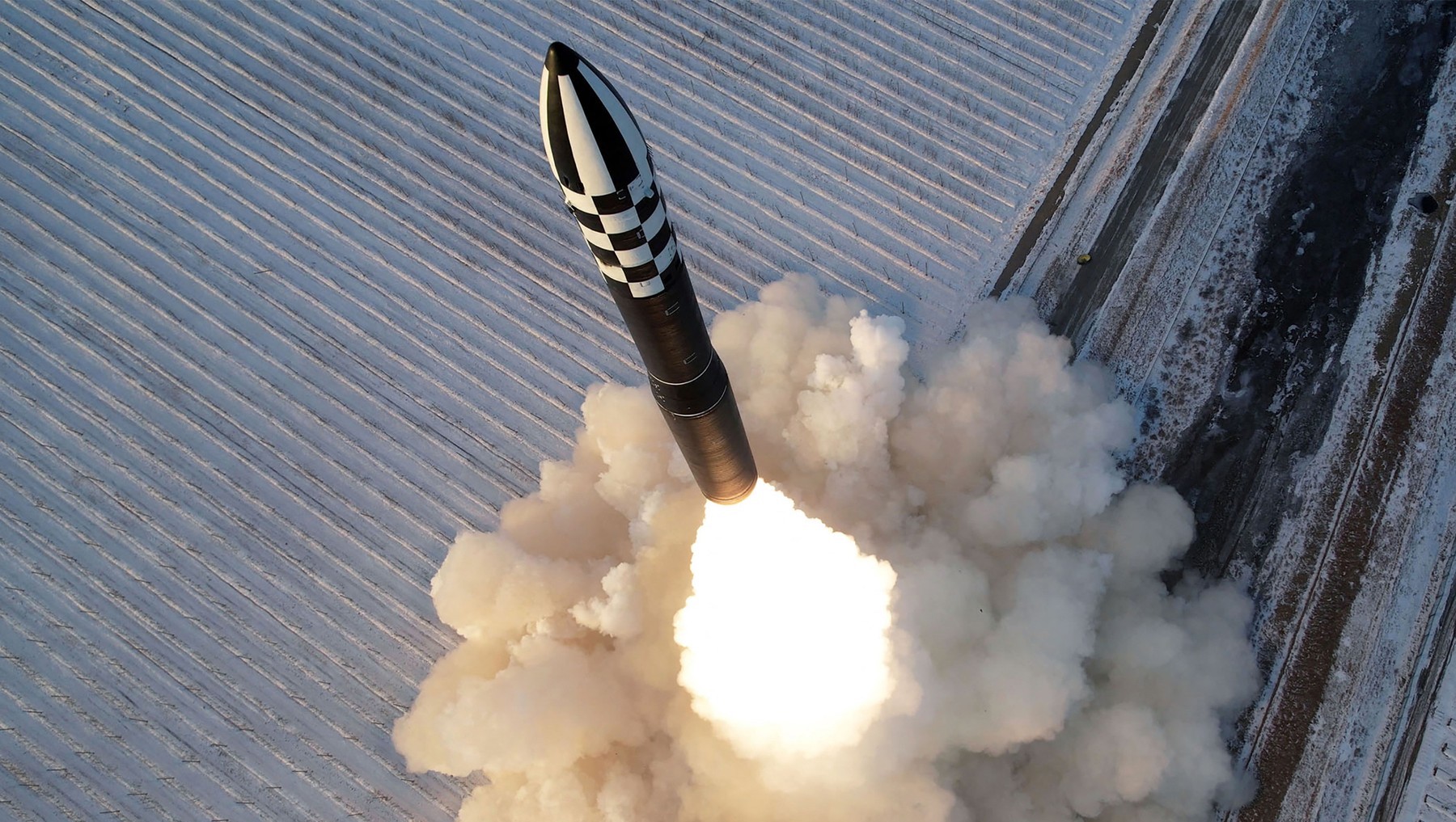 Coreea de Nord a lansat o rachetă intercontinentală „pentru a demonstra dorinţa nimicitoare de contraatac a forţelor sale nucleare”