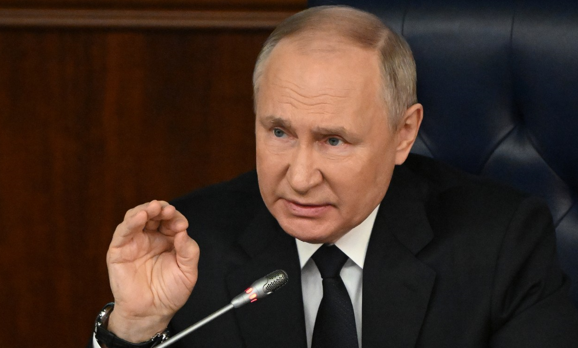 Vladimir Putin spune că Rusia e gata să discute despre Ucraina şi acuză SUA că exploatează Europa