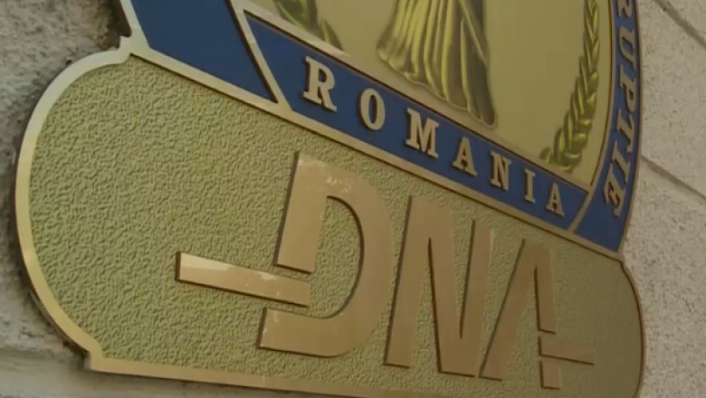 Doi notari au fost trimişi în judecată de DNA după ce au eliberat certificate false de moştenitor
