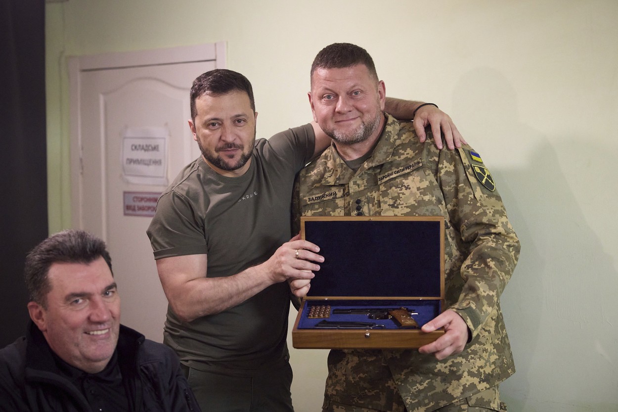 Kremlinul reacționează după ce Zelenski l-a dat afară pe Zalujnîi din fruntea armatei