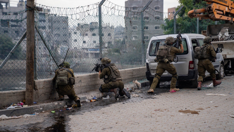 4 soldati israelieni se adapostesc, lupte in gaza