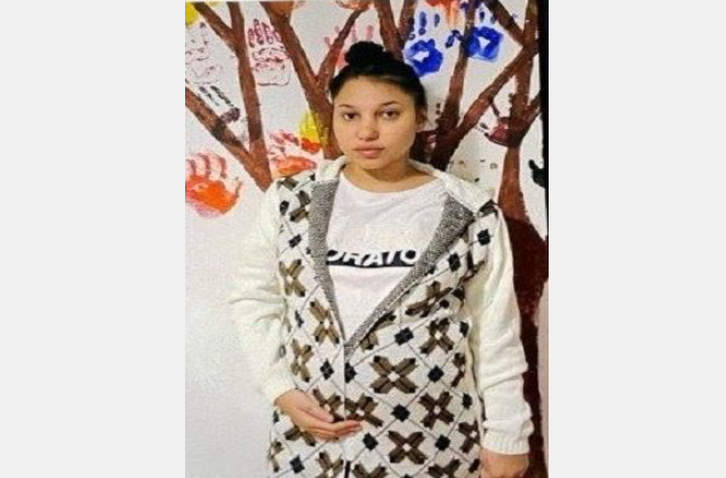 Poliția caută o fată de 17 ani, însărcinată, care a fugit din spitalul în care era internată