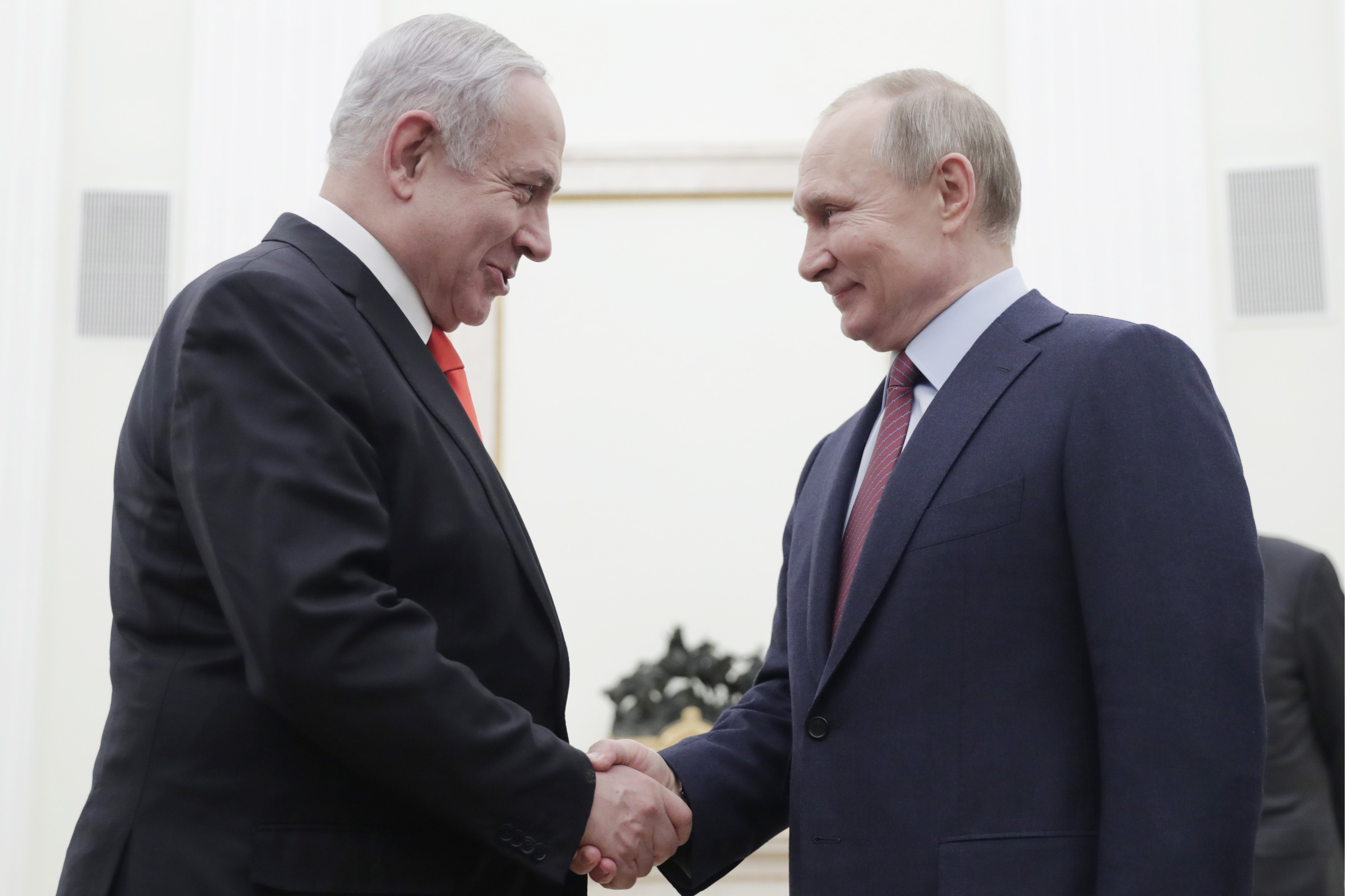 Netanyahu a discutat la telefon cu Putin aproape o oră. Premierul Israelului s-a declarat "nemulțumit de Rusia"