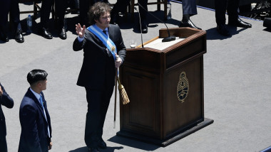 Javier Milei a devenit în mod oficial preşedinte al Argentinei. (8)
