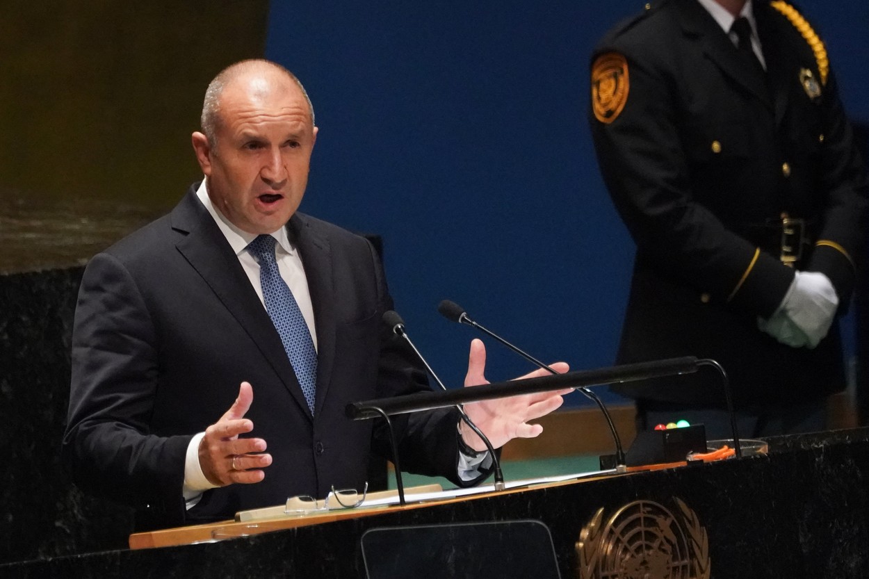 Preşedinta Bulgariei a anunțat că Rumen Radev va forma noul guvern de la Sofia