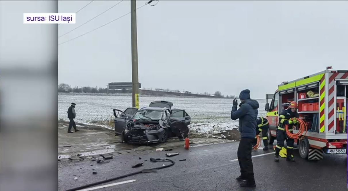 Doi oameni au murit și alți 3 au fost grav răniți după ce un microbuz și un autoturism s-au ciocnit