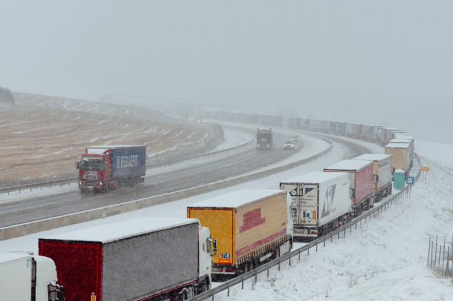 Hundreds of Ukrainian truck drivers stuck in long queues in Slovakia during winter conditions