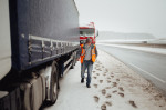 Hundreds of Ukrainian truck drivers stuck in long queues in Slovakia during winter conditions